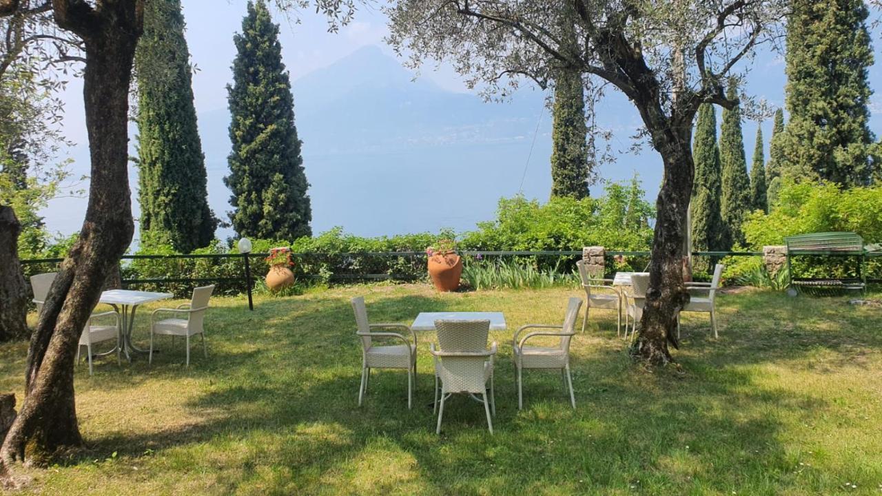 Wonderful Lake View Apartments With Pool With Breakfast Gardasee トッリ・デル・ベーナコ エクステリア 写真