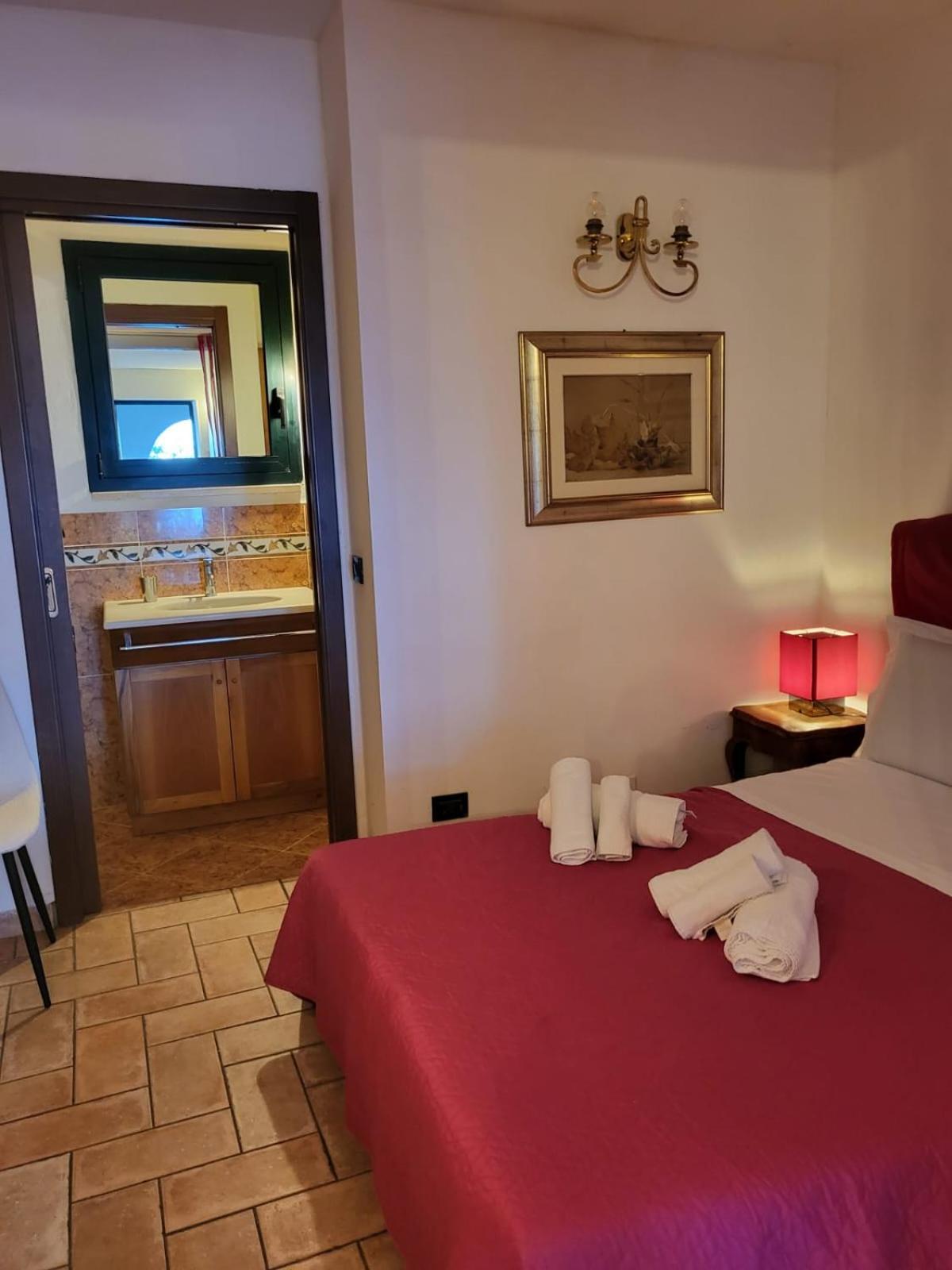 Wonderful Lake View Apartments With Pool With Breakfast Gardasee トッリ・デル・ベーナコ エクステリア 写真