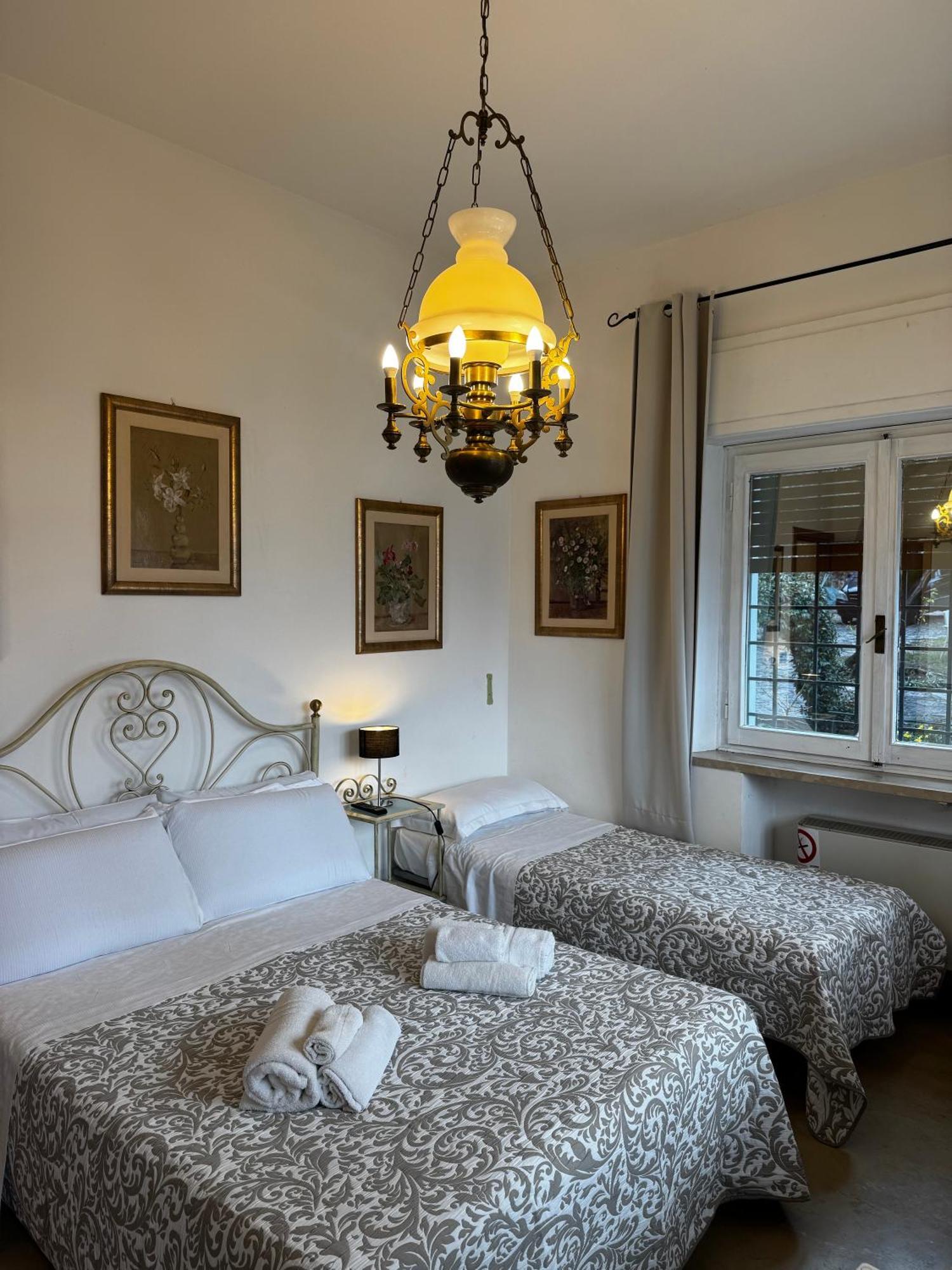 Wonderful Lake View Apartments With Pool With Breakfast Gardasee トッリ・デル・ベーナコ エクステリア 写真