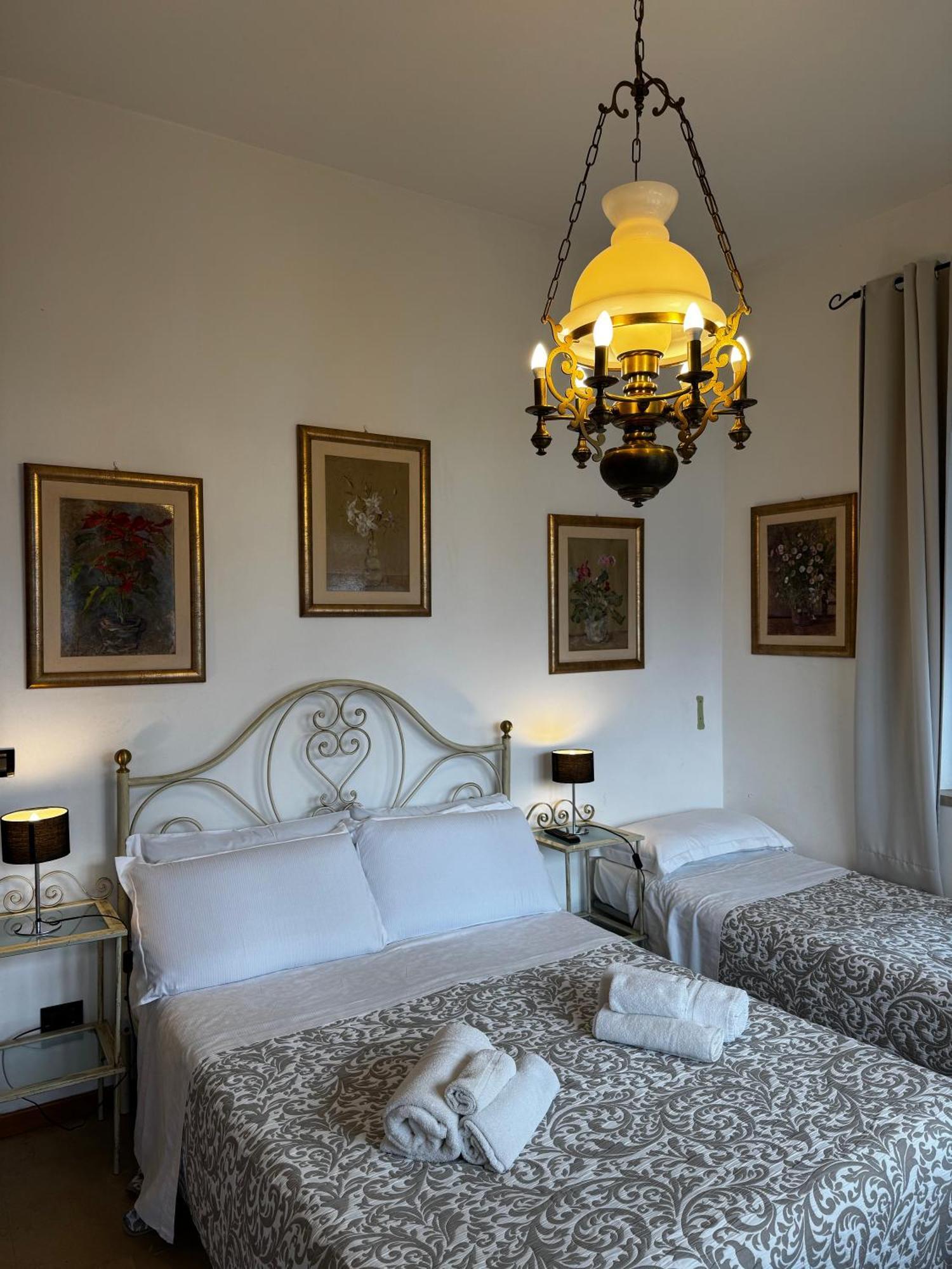 Wonderful Lake View Apartments With Pool With Breakfast Gardasee トッリ・デル・ベーナコ エクステリア 写真