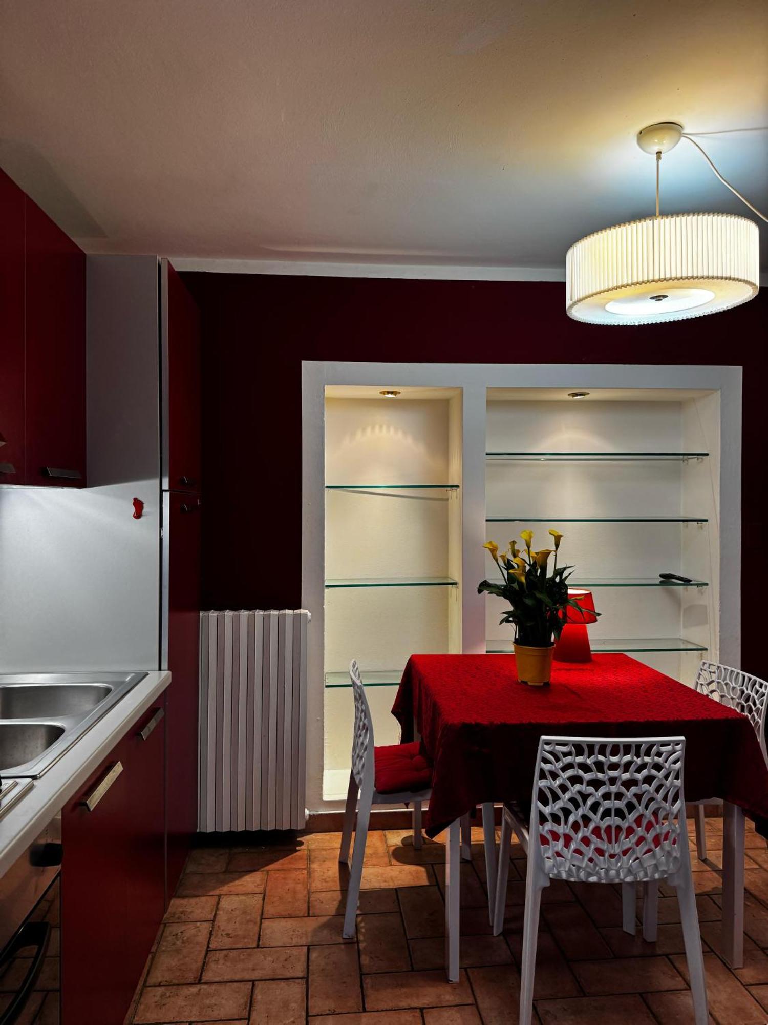 Wonderful Lake View Apartments With Pool With Breakfast Gardasee トッリ・デル・ベーナコ エクステリア 写真