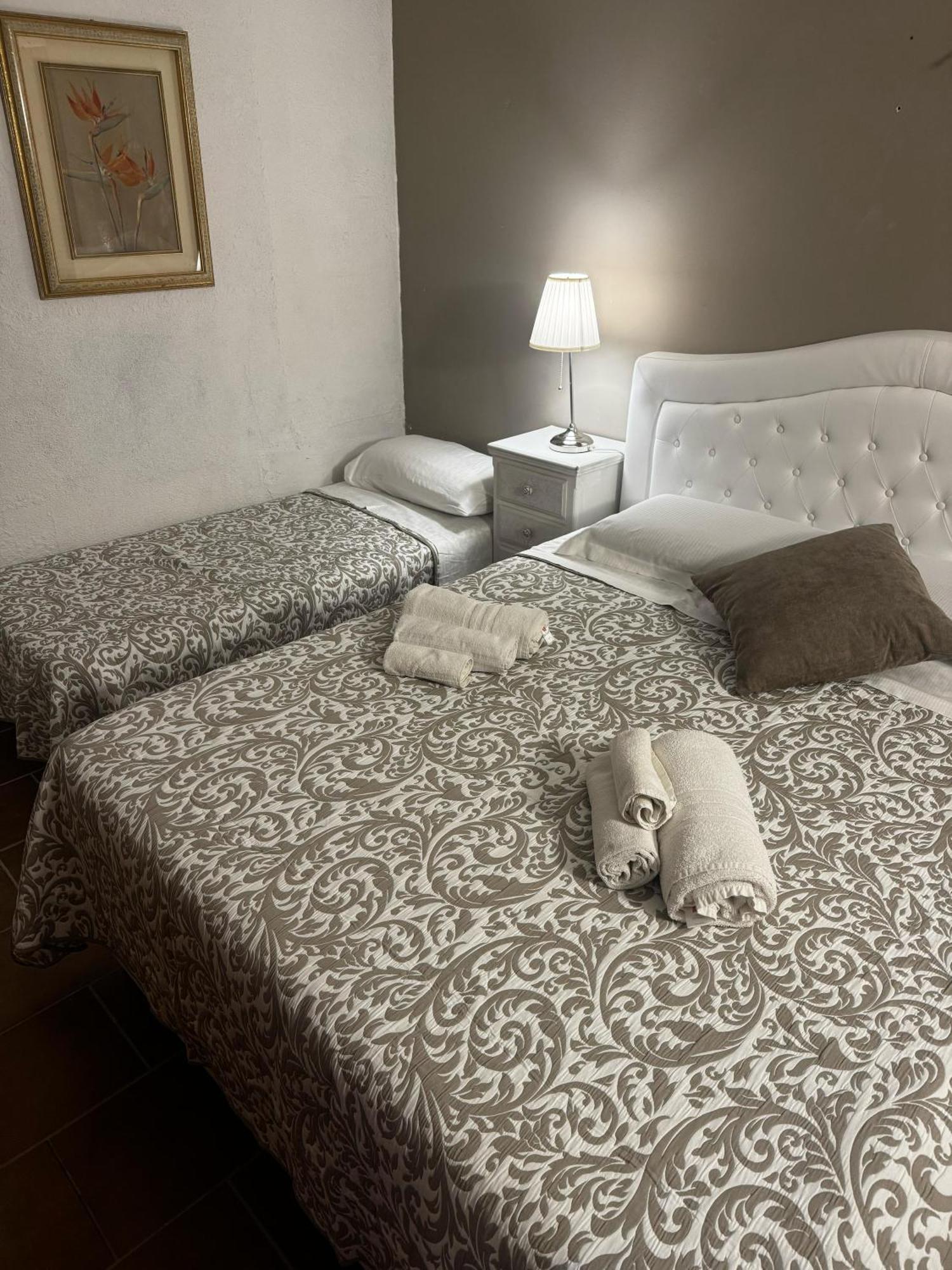 Wonderful Lake View Apartments With Pool With Breakfast Gardasee トッリ・デル・ベーナコ エクステリア 写真