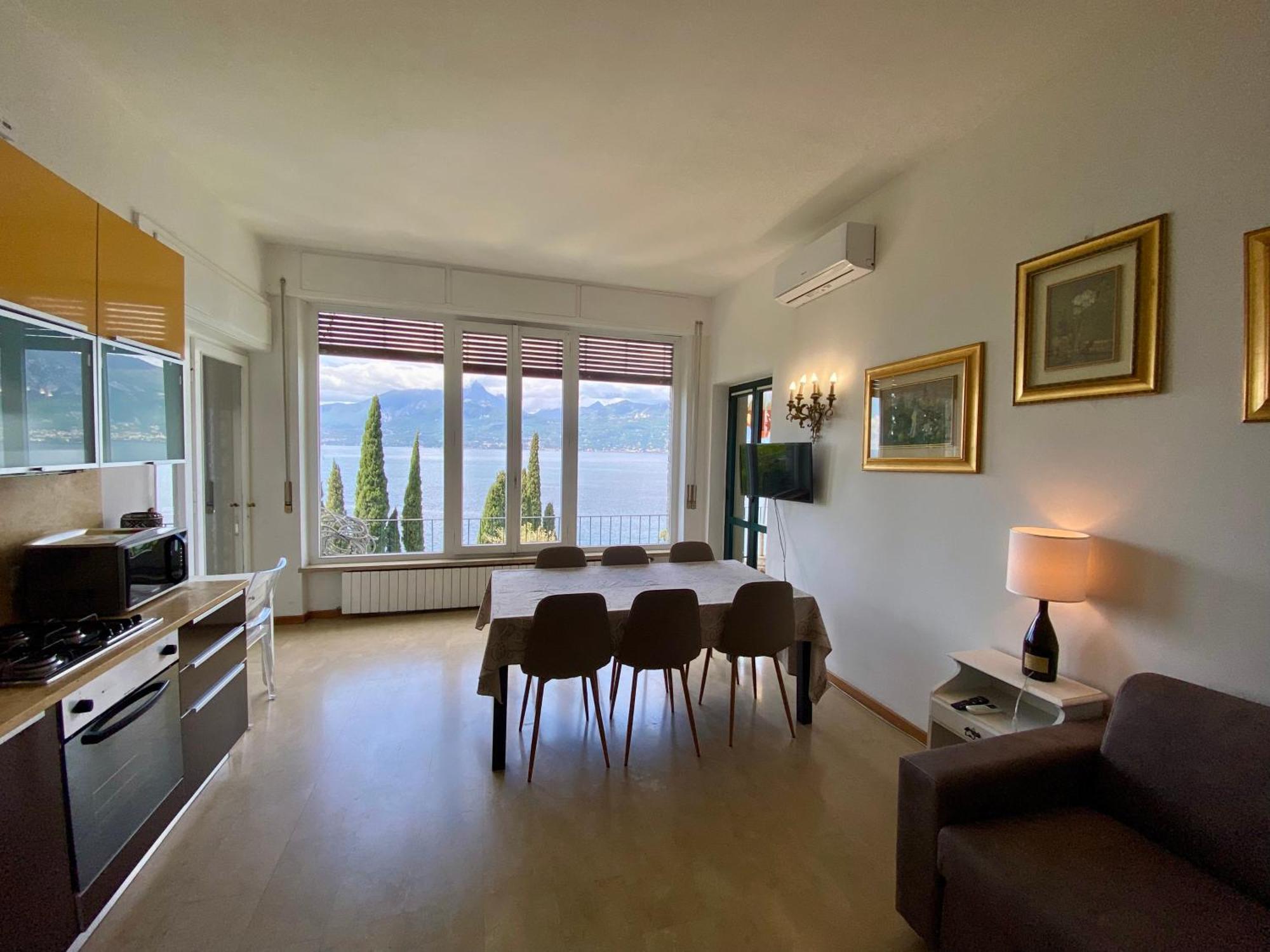 Wonderful Lake View Apartments With Pool With Breakfast Gardasee トッリ・デル・ベーナコ エクステリア 写真