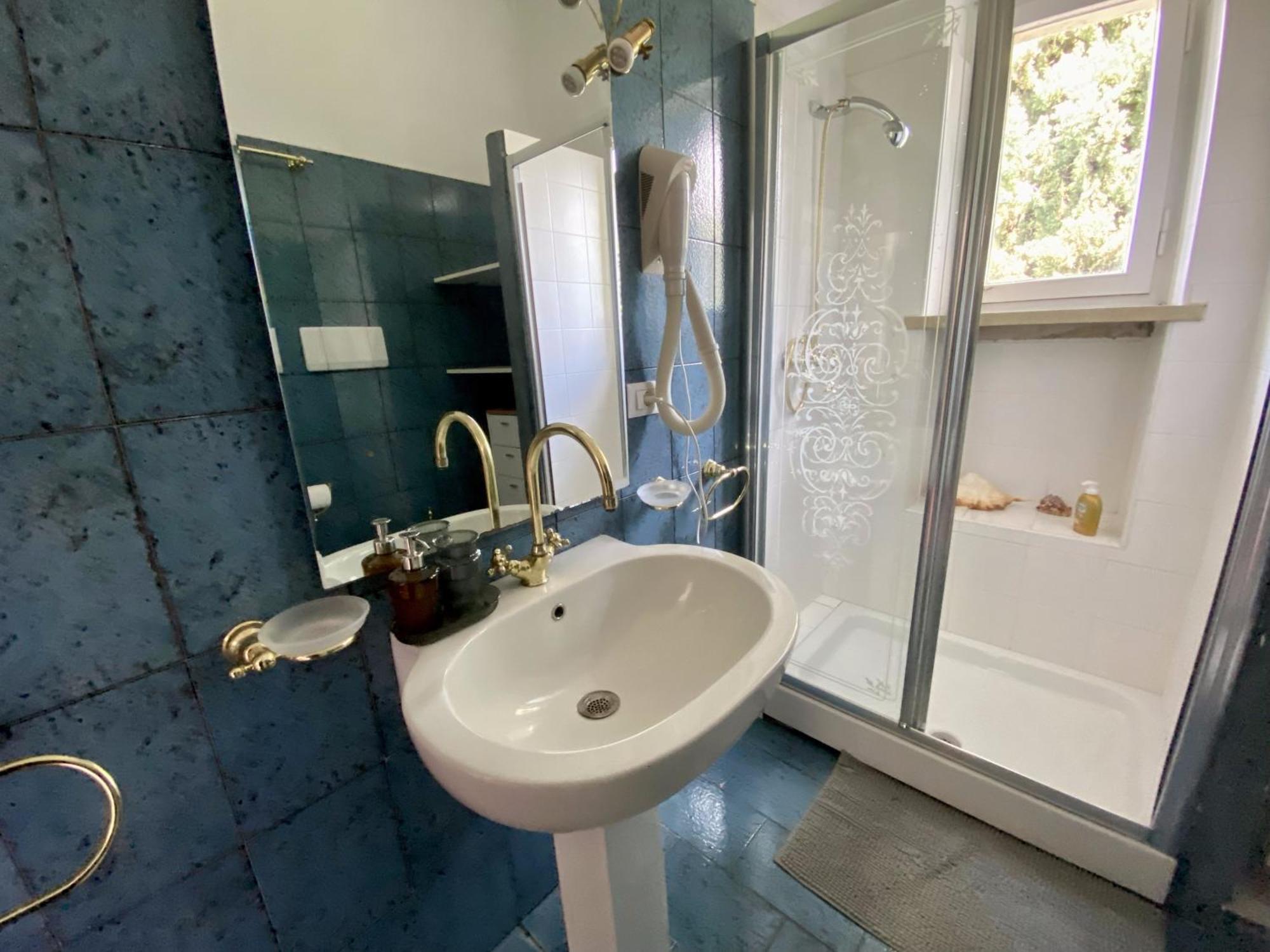 Wonderful Lake View Apartments With Pool With Breakfast Gardasee トッリ・デル・ベーナコ エクステリア 写真